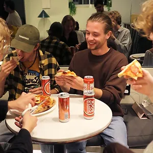 Gspot & Triangles Pizzeria Hostel