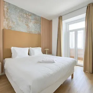  Hostal Brand New Anjos